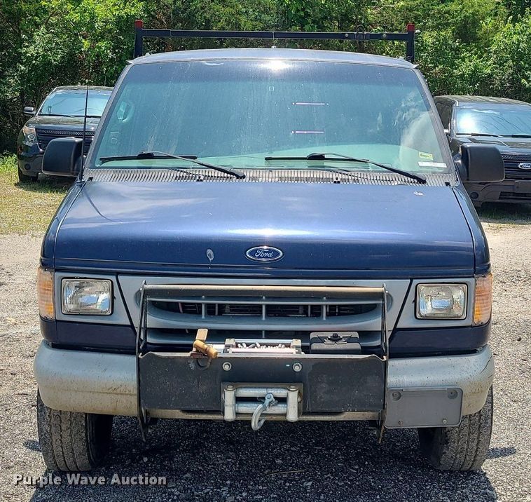 image for item MO9844 2001 Ford E350 Super Duty  van