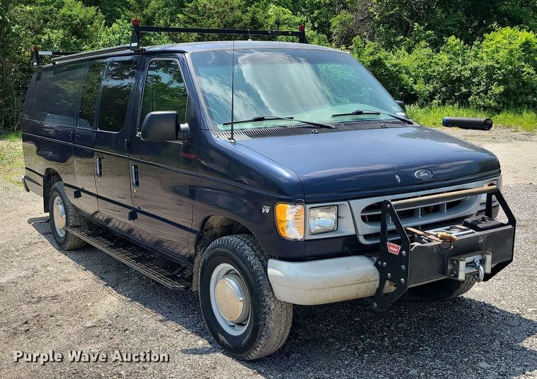 image for item MO9844 2001 Ford E350 Super Duty  van