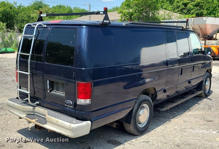 image for item MO9844 2001 Ford E350 Super Duty  van