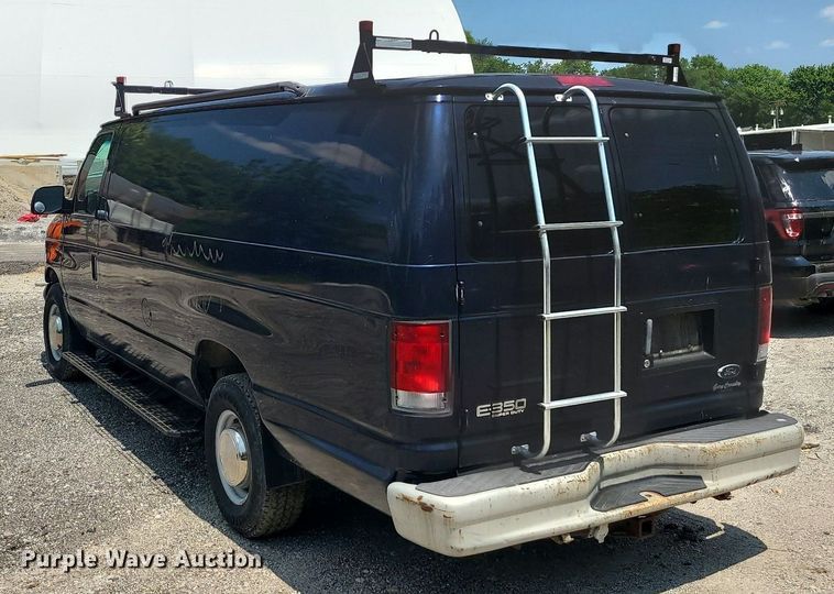 image for item MO9844 2001 Ford E350 Super Duty  van