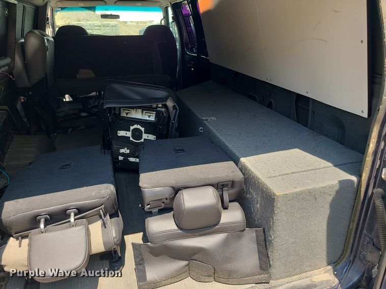 image for item MO9844 2001 Ford E350 Super Duty  van