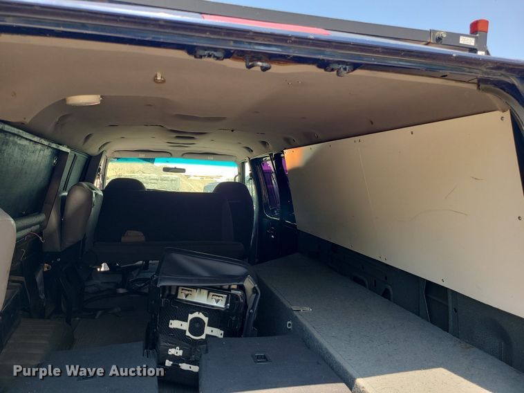 image for item MO9844 2001 Ford E350 Super Duty  van