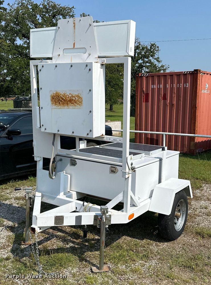 image for item MR9100 2008 B&W  radar speed sign trailer