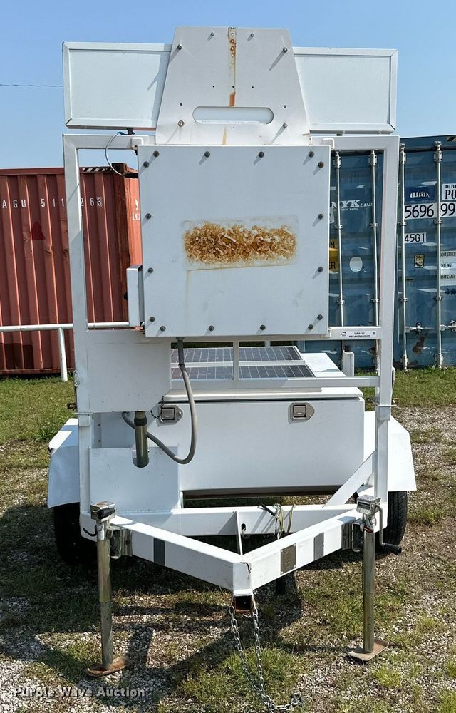 image for item MR9100 2008 B&W  radar speed sign trailer