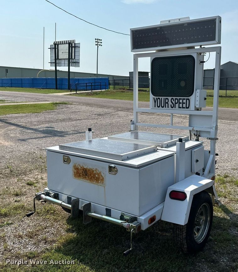 image for item MR9100 2008 B&W  radar speed sign trailer