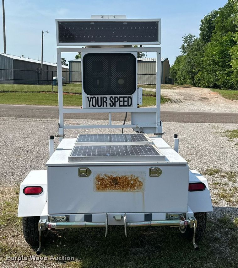 image for item MR9100 2008 B&W  radar speed sign trailer