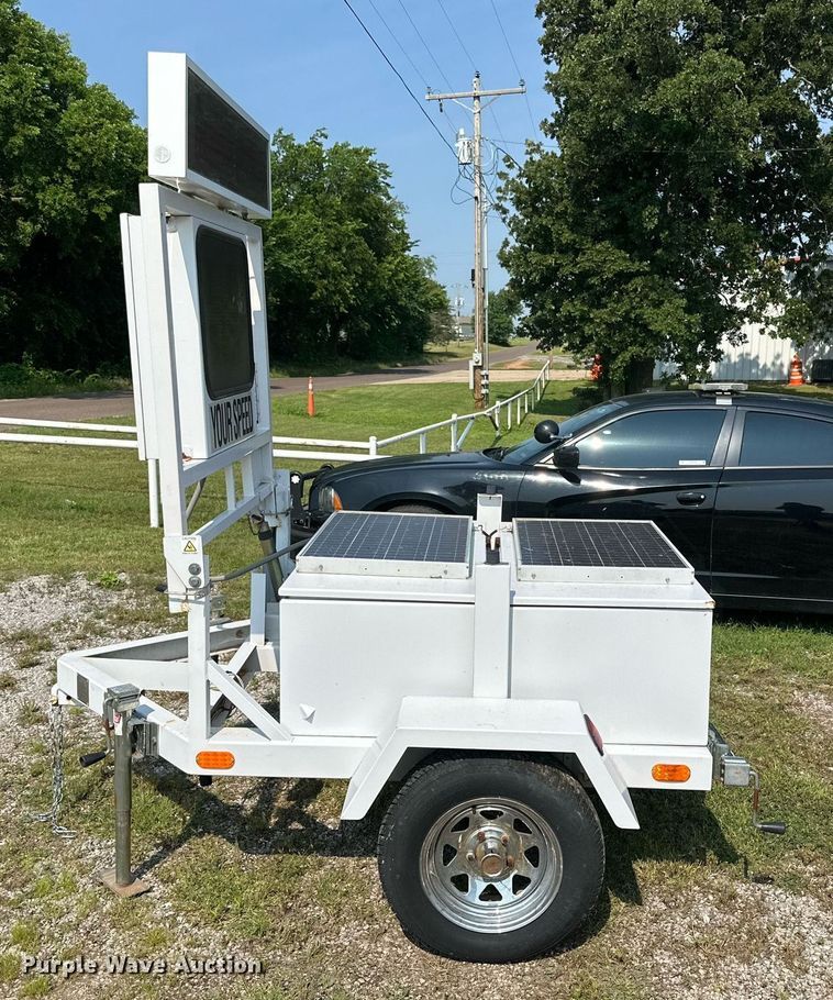 image for item MR9100 2008 B&W  radar speed sign trailer
