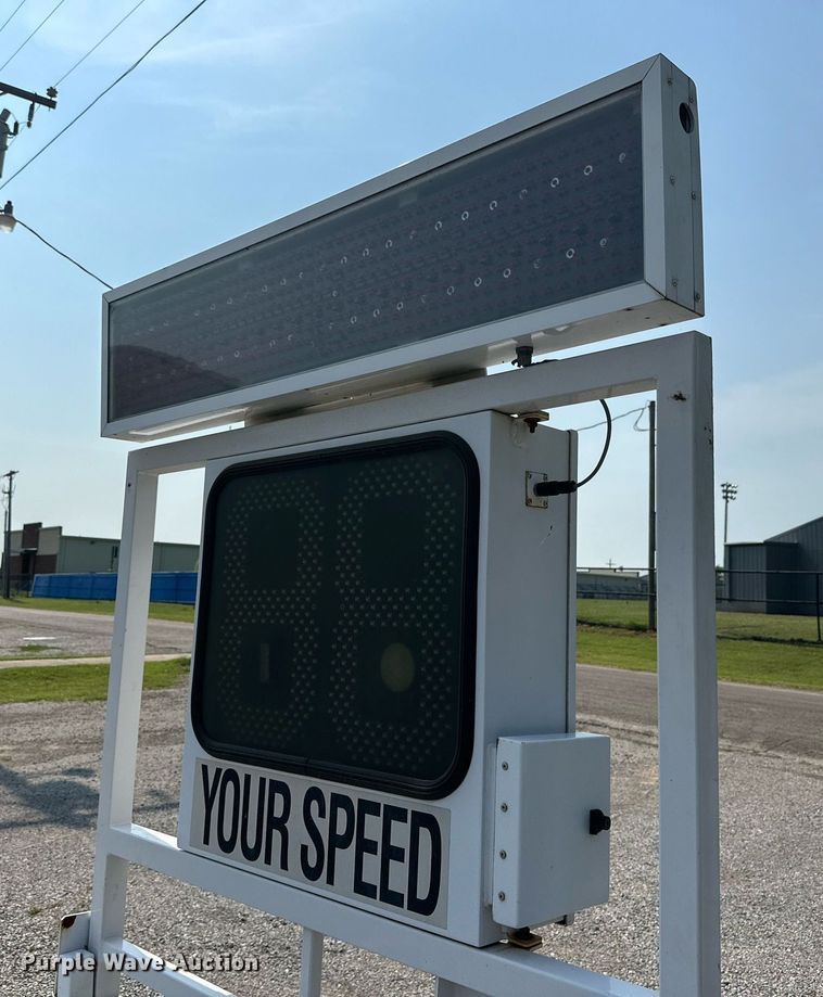 image for item MR9100 2008 B&W  radar speed sign trailer