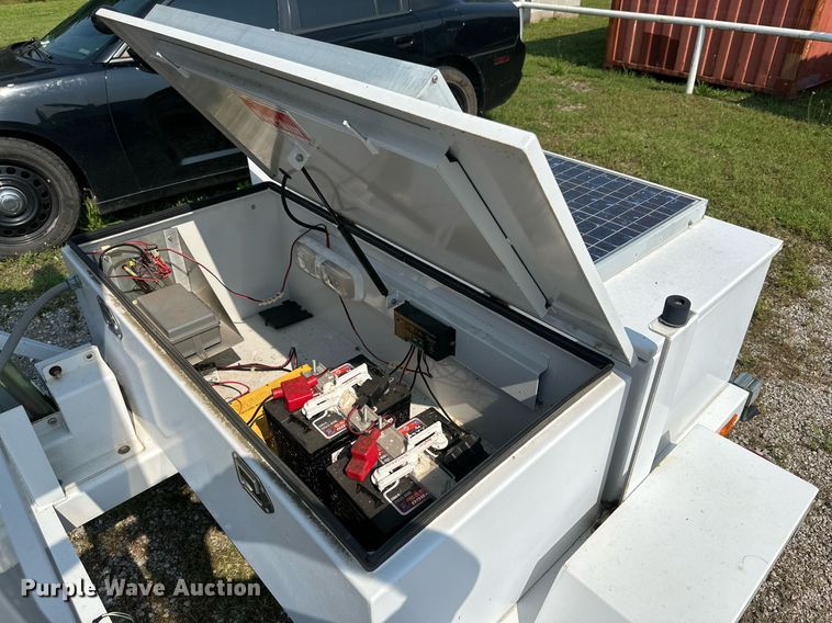 image for item MR9100 2008 B&W  radar speed sign trailer