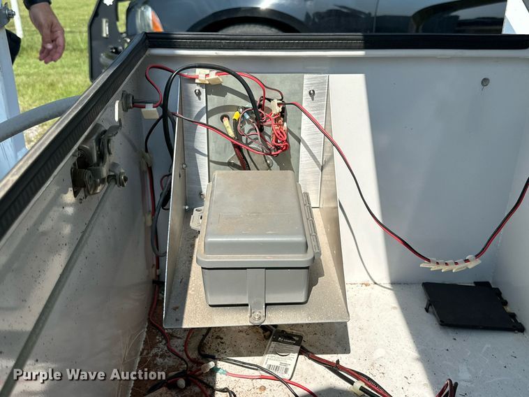 image for item MR9100 2008 B&W  radar speed sign trailer