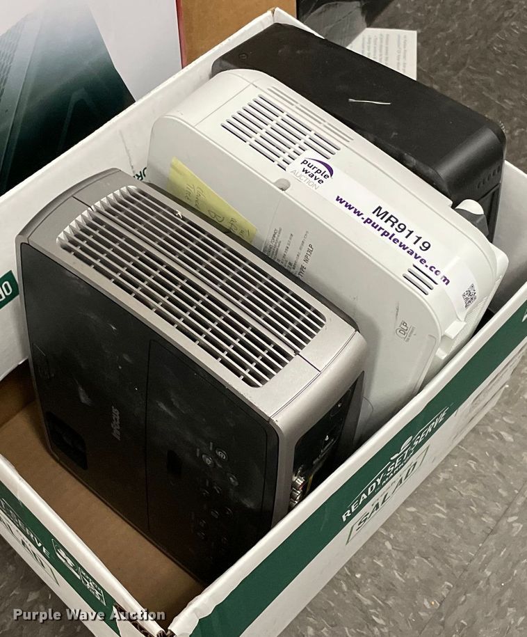 image for item MR9119 (4) projectors