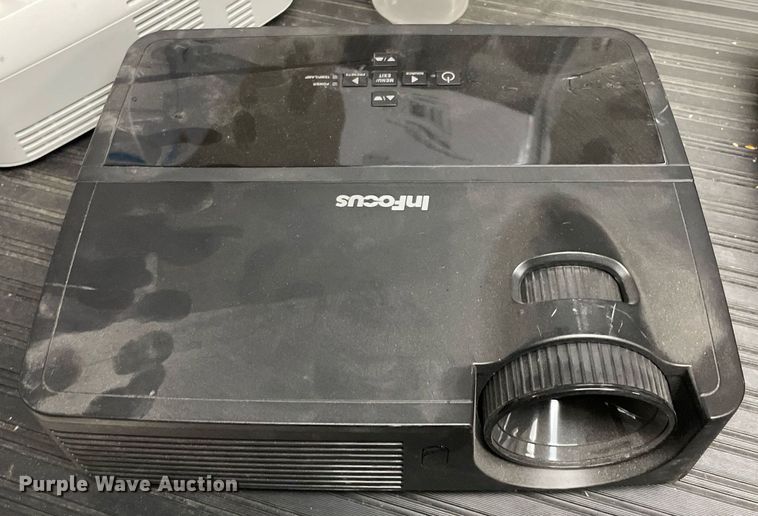 image for item MR9119 (4) projectors