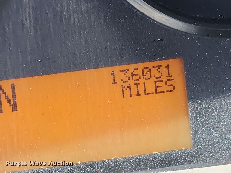 image for item MW9714 2008 International DuraStar 4300  truck cab and chassis