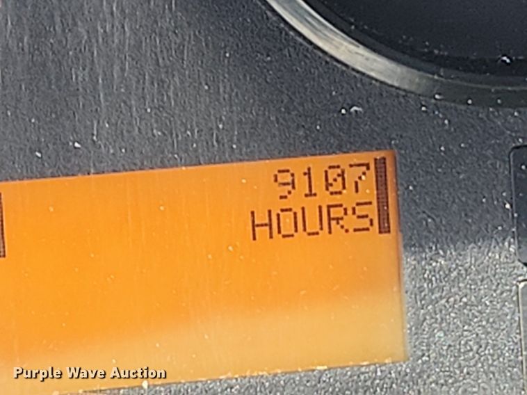 image for item MW9714 2008 International DuraStar 4300  truck cab and chassis