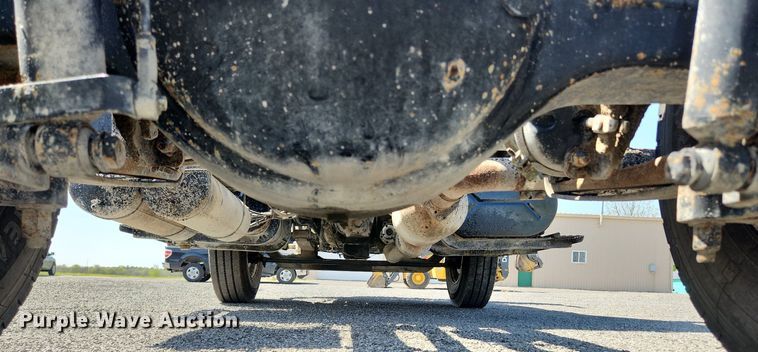 image for item MW9714 2008 International DuraStar 4300  truck cab and chassis