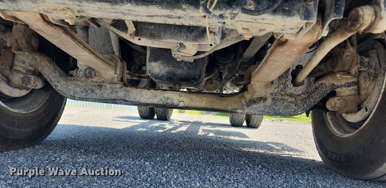 image for item MW9714 2008 International DuraStar 4300  truck cab and chassis