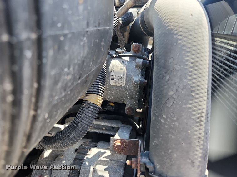 image for item MW9714 2008 International DuraStar 4300  truck cab and chassis