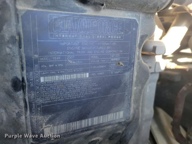 image for item MW9714 2008 International DuraStar 4300  truck cab and chassis