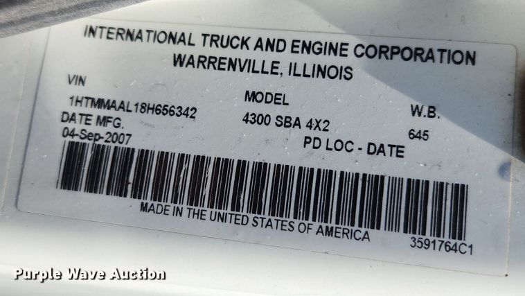 image for item MW9714 2008 International DuraStar 4300  truck cab and chassis