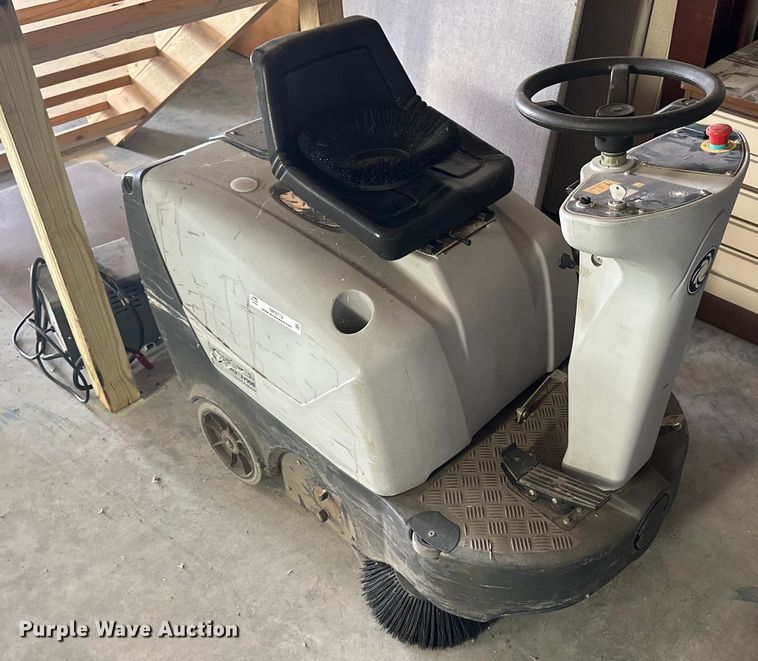 image for item NP9712 Nilfisk Advance Terra 3700B  floor sweeper