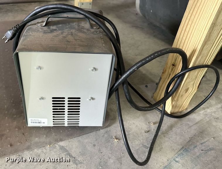 image for item NP9712 Nilfisk Advance Terra 3700B  floor sweeper