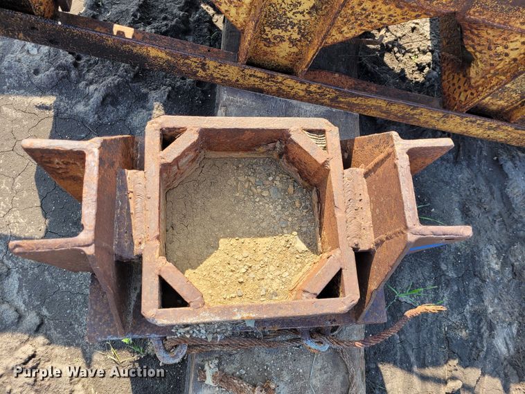 image for item NX9463 Pile driver