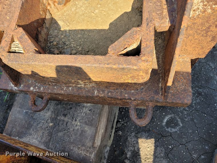 image for item NX9463 Pile driver