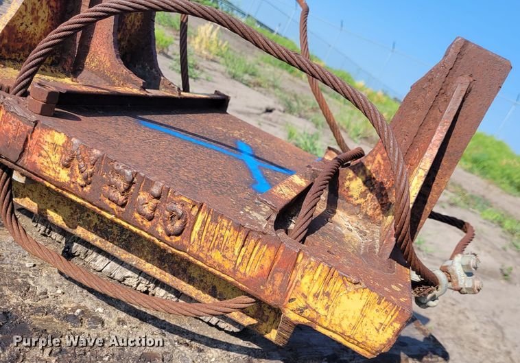 image for item NX9463 Pile driver