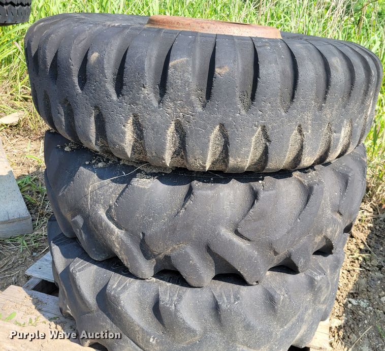 image for item NX9476 (9) tires and wheels