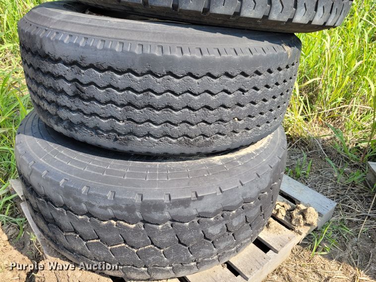 image for item NX9476 (9) tires and wheels