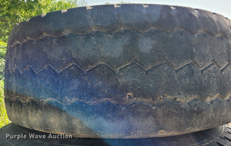 image for item NX9476 (9) tires and wheels