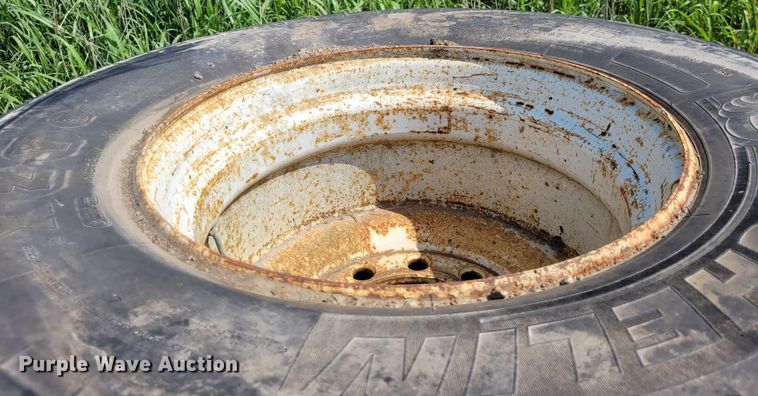 image for item NX9476 (9) tires and wheels