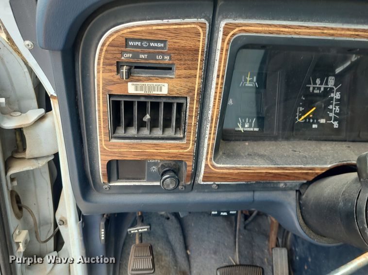 image for item NX9548 1991 Ford Club Wagon E350  van