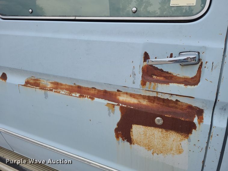 image for item NX9548 1991 Ford Club Wagon E350  van