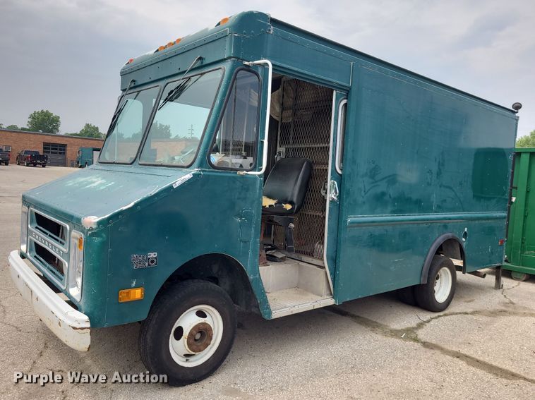 image for item NX9549 1991 Chevrolet Step Van 30  delivery truck