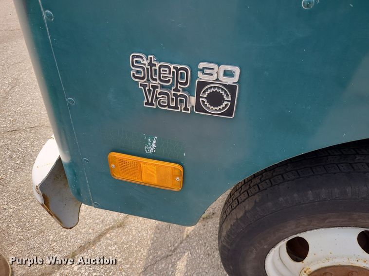 image for item NX9549 1991 Chevrolet Step Van 30  delivery truck