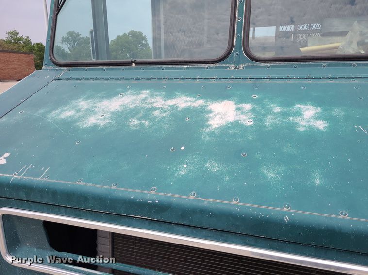 image for item NX9549 1991 Chevrolet Step Van 30  delivery truck