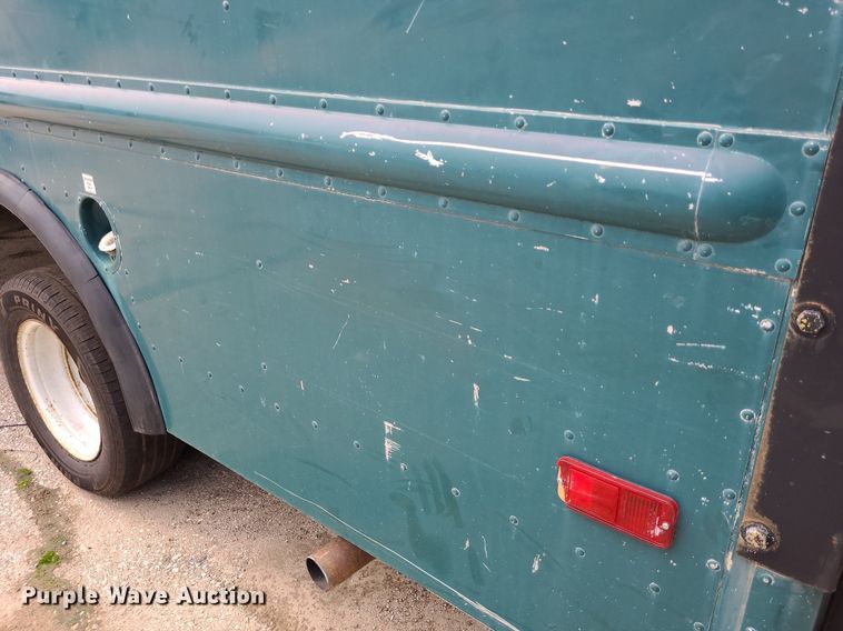 image for item NX9549 1991 Chevrolet Step Van 30  delivery truck