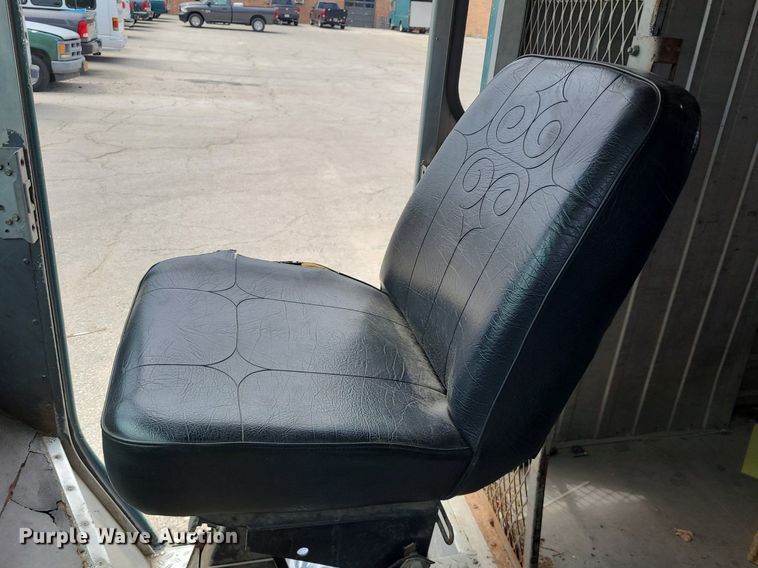 image for item NX9549 1991 Chevrolet Step Van 30  delivery truck