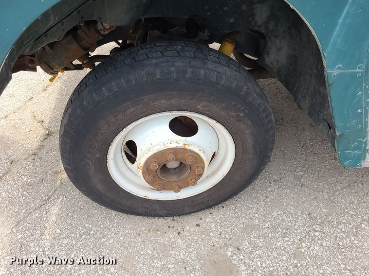 image for item NX9549 1991 Chevrolet Step Van 30  delivery truck