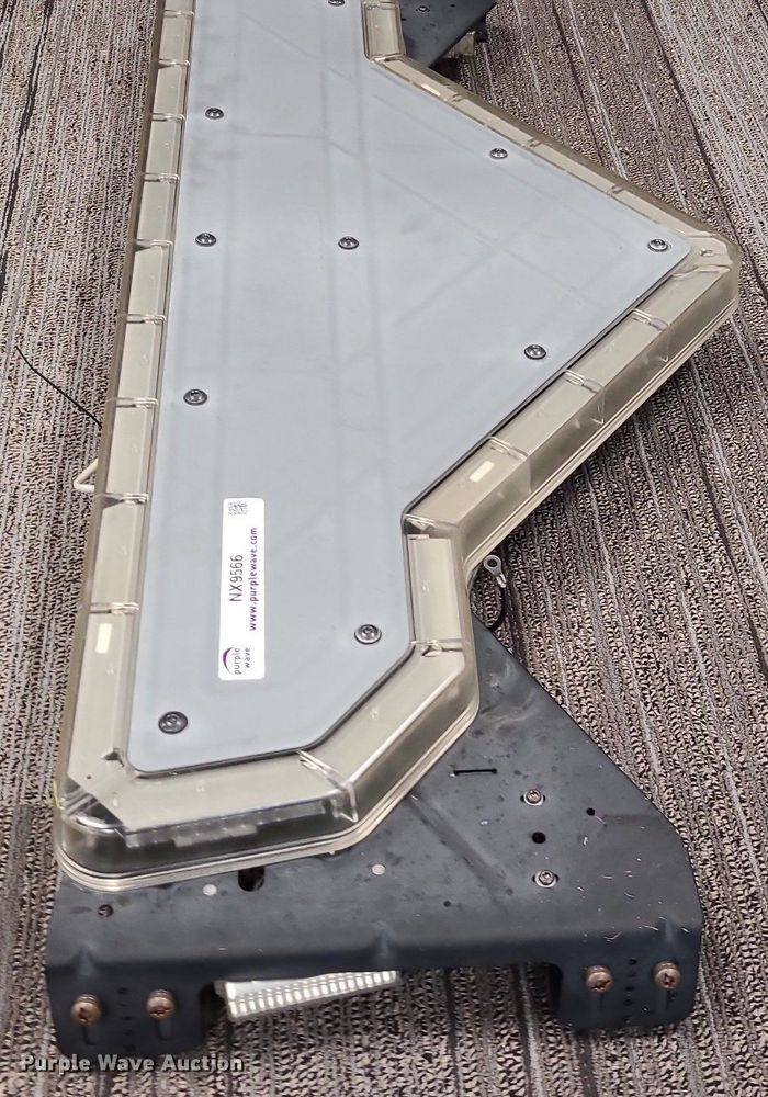 image for item NX9566 (3) light bars