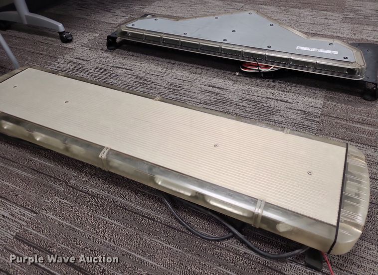 image for item NX9566 (3) light bars