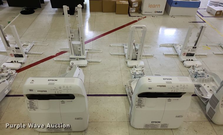 image for item NX9582 (9) Epson projectors