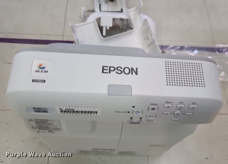 image for item NX9582 (9) Epson projectors