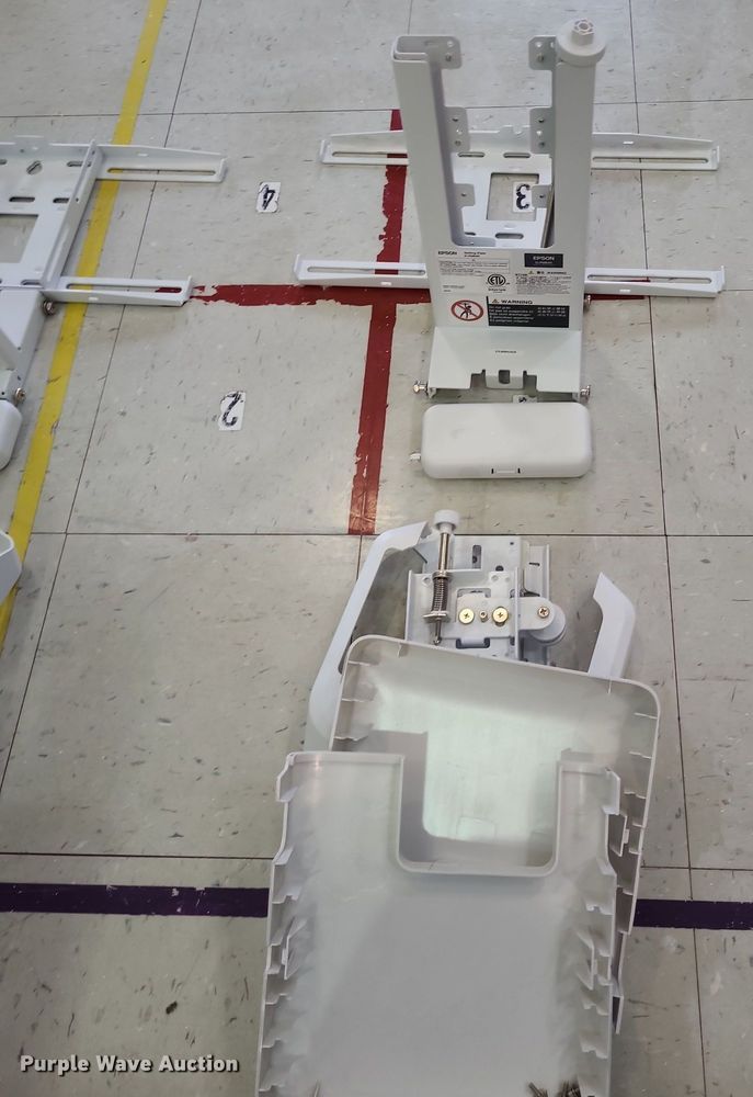 image for item NX9582 (9) Epson projectors