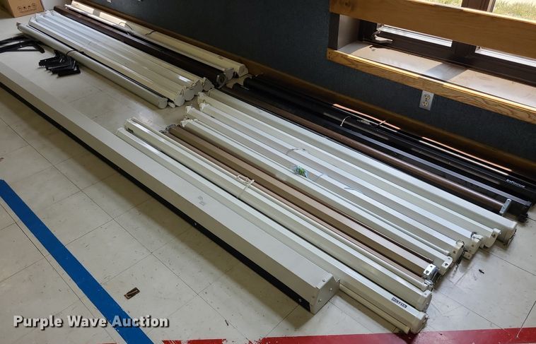 image for item NX9592 (22) projector screens