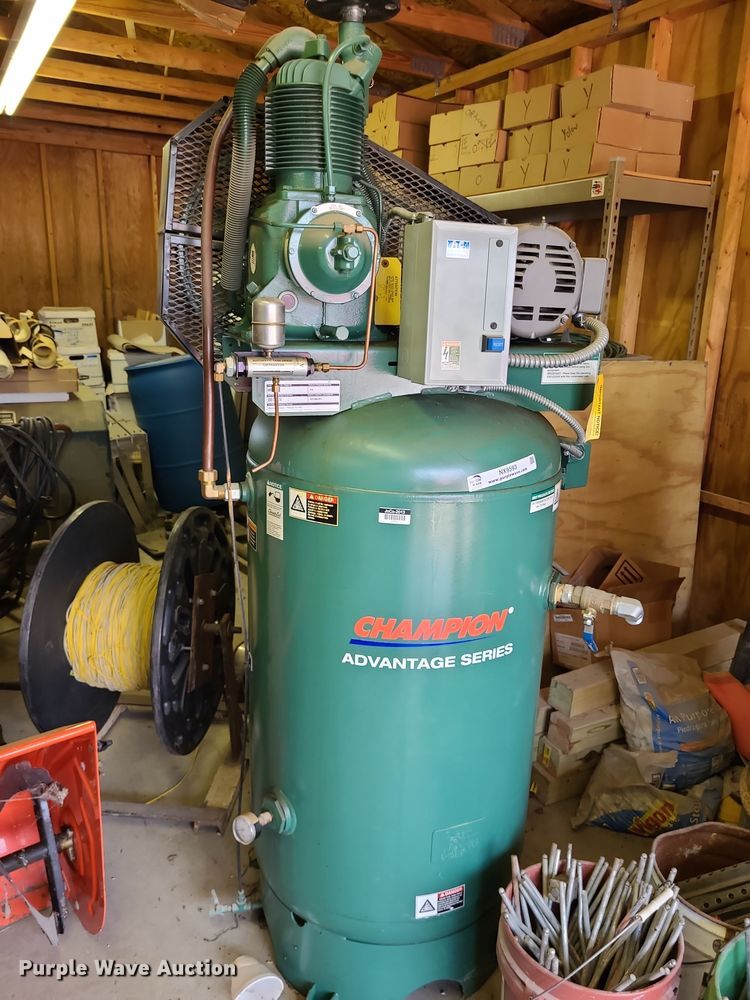 image for item NX9593 2013 Champion VR58  air compressor