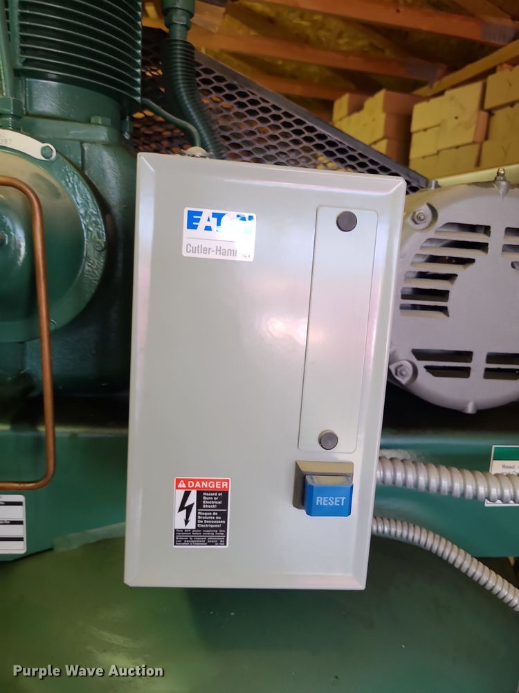 image for item NX9593 2013 Champion VR58  air compressor