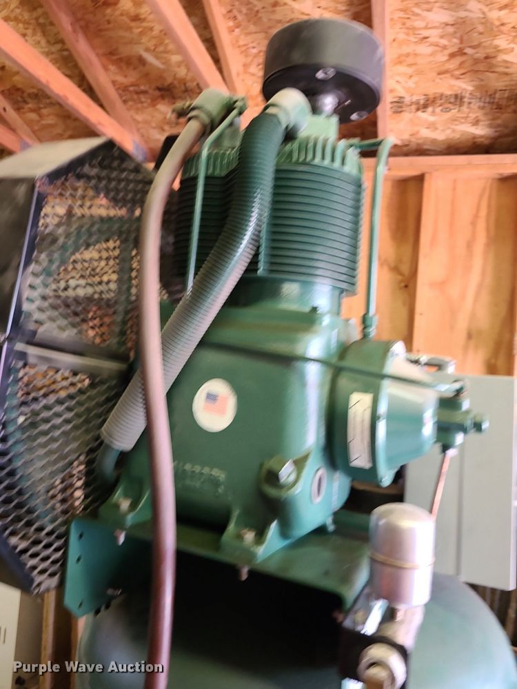 image for item NX9593 2013 Champion VR58  air compressor