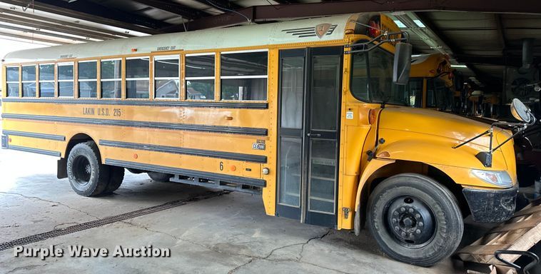 image for item NY9182 2006 International  school bus
